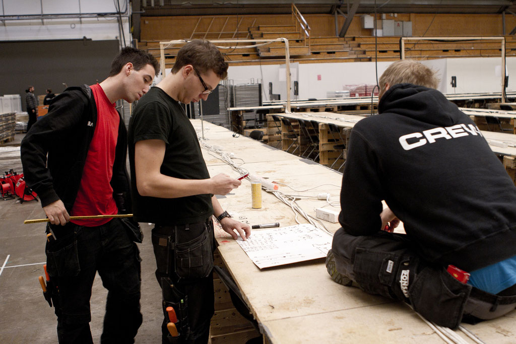 16setting-up-dreamhack.jpg