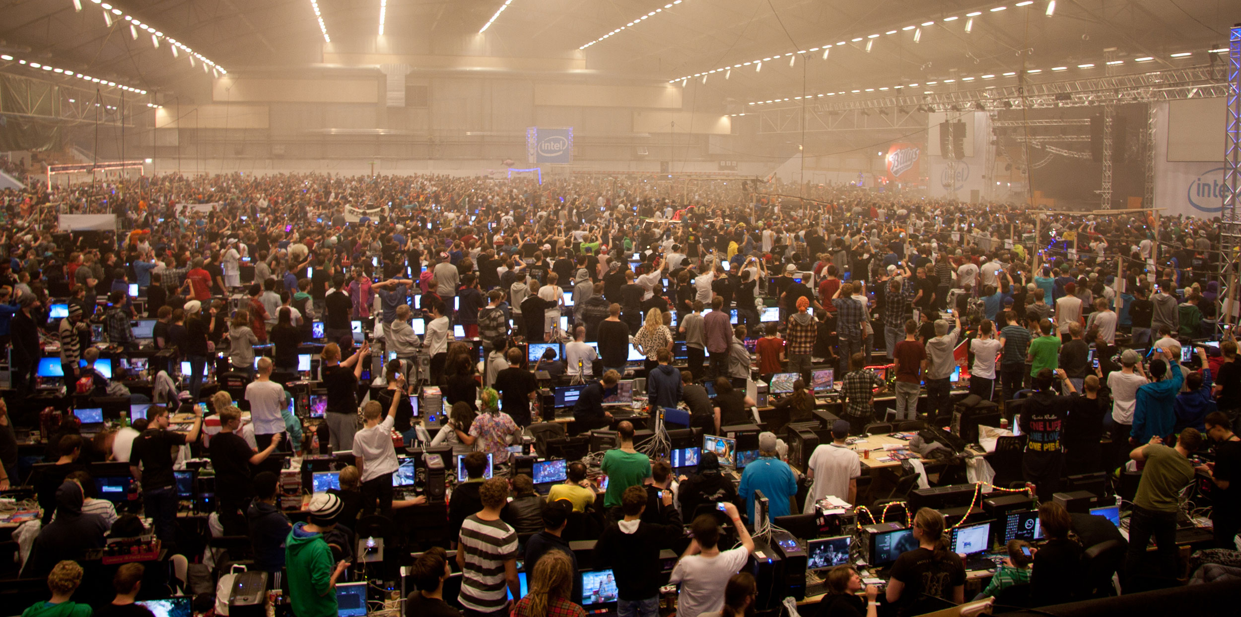 3dreamhack-lights-up.jpg